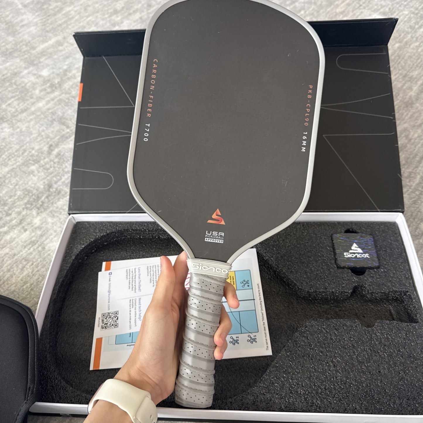 NEW OPEN BOX - DGYGQ - T700 RAW CARBON FIBER - PICKLEBALL PADDLE