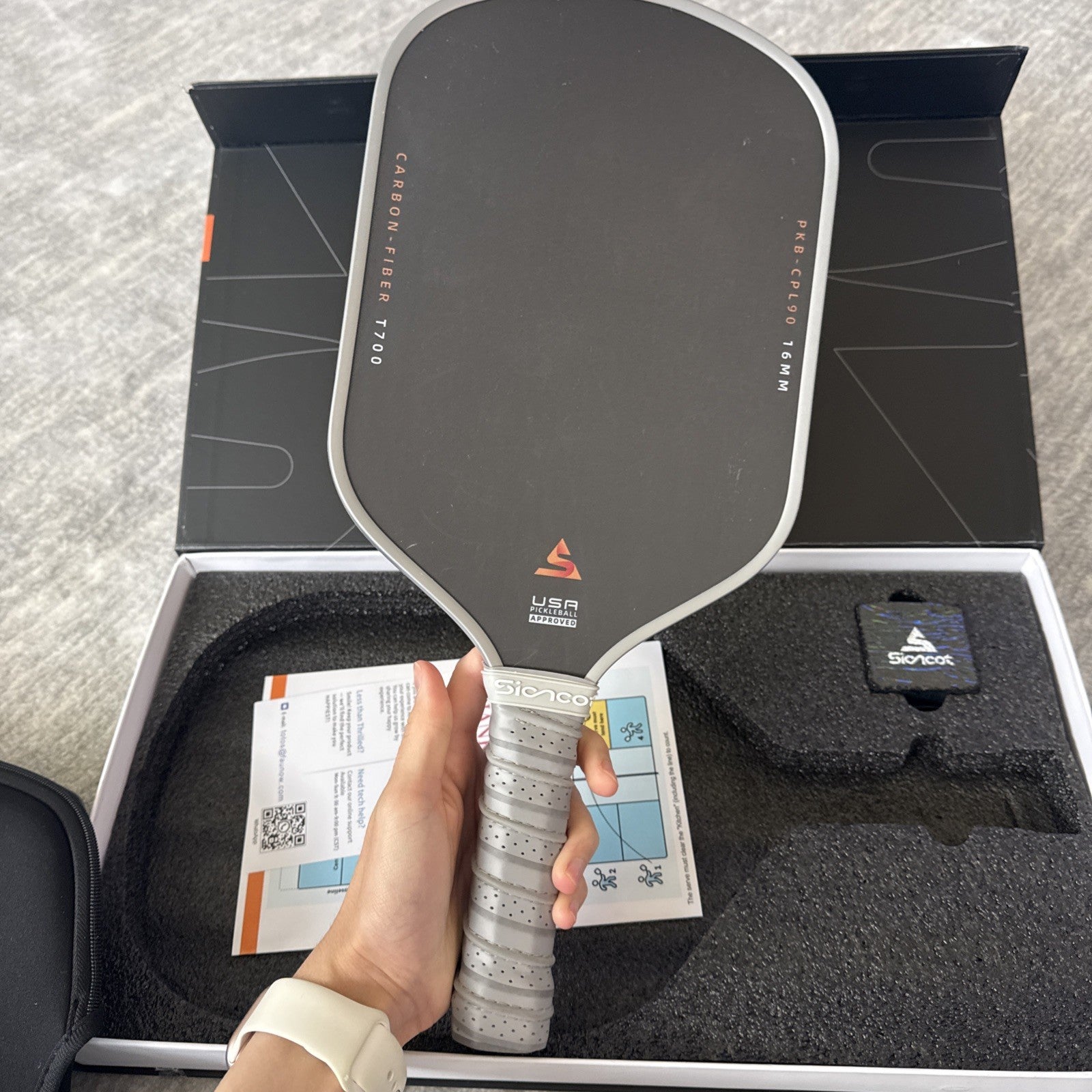 NEW OPEN BOX - DGYGQ - T700 RAW CARBON FIBER - PICKLEBALL PADDLE