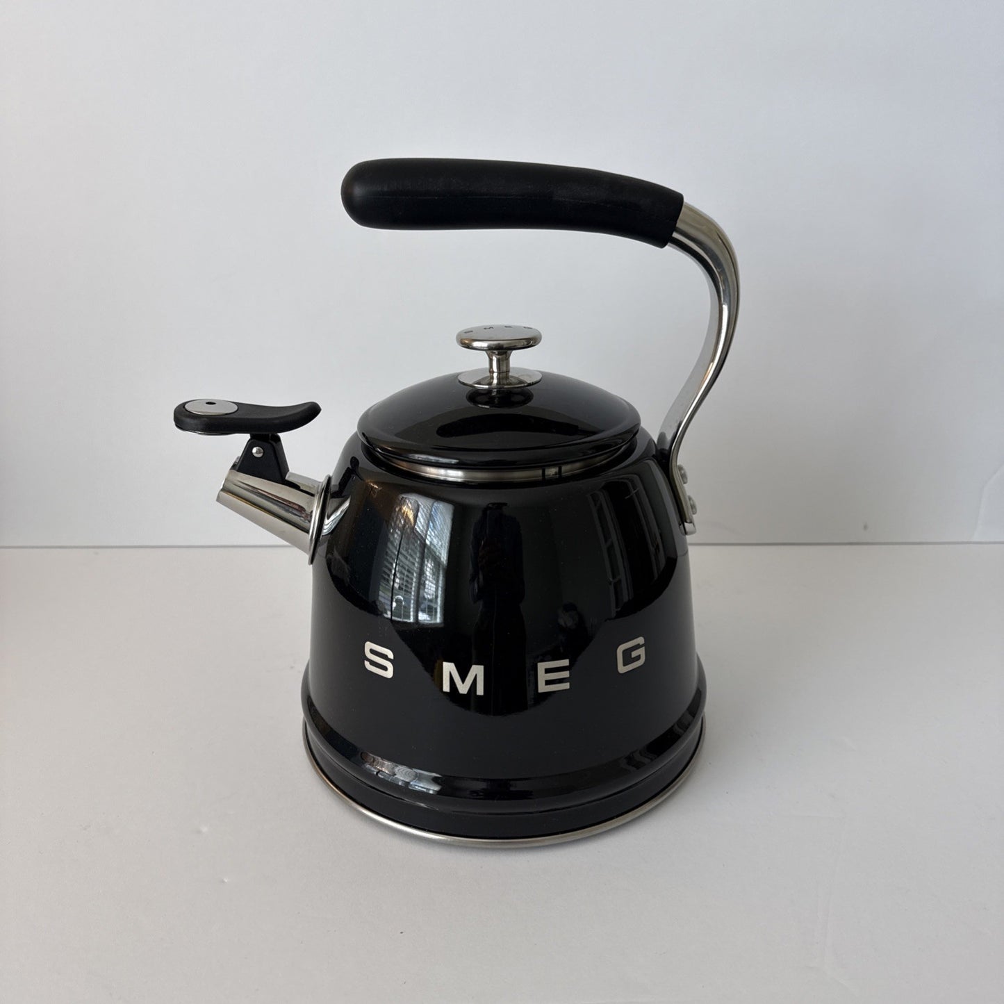 SMEG 2.3L Black Whistling Tea Kettle Stainless Steel Stovetop 50s Retro No Box