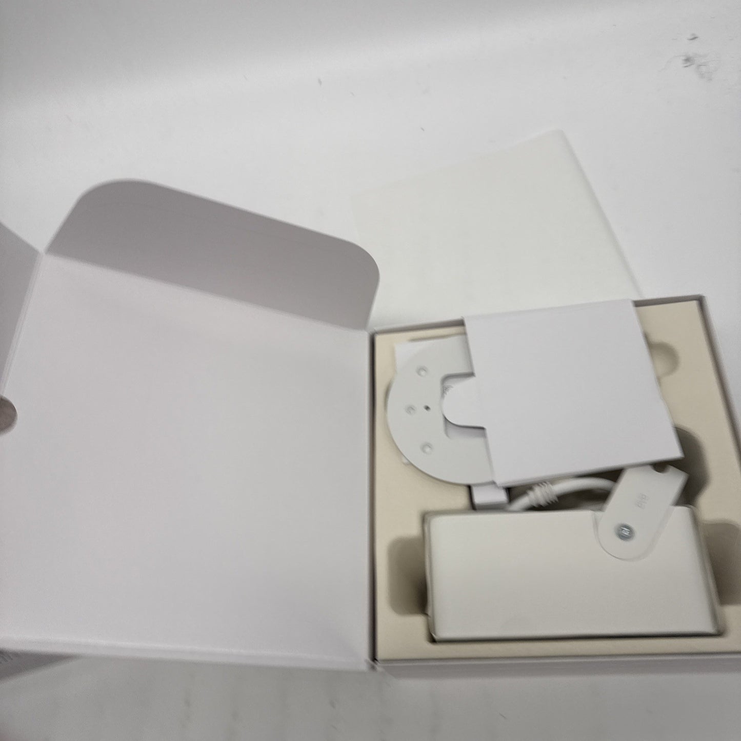 Eve Outdoor Cam White Edition Secure floodlight camera with Apple Home Kit NEW