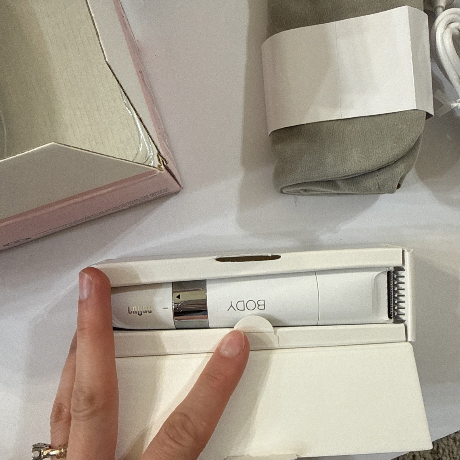 Braun Silk-epil 7 Epilator 3-in-1 Shave Trim 40 MicroGrip Tweezers