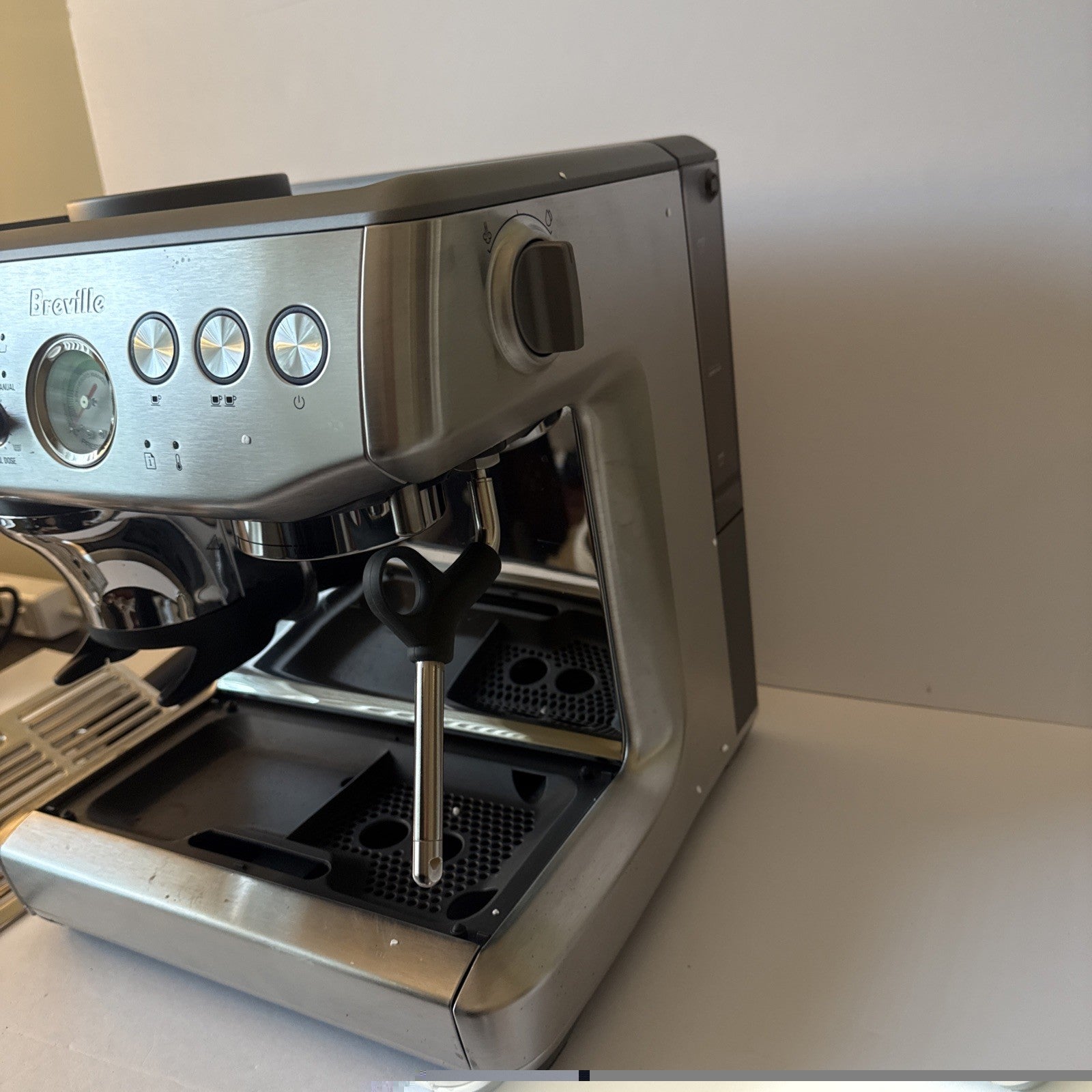 Breville Barista Express Impress Espresso Machine - BES876BSS1BNA1 Silver)Tested