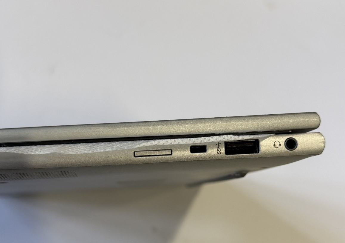 HP EliteBook 840 G9 14" 16GB 512GB SSD Core™ i5- IRIS XE, Silver