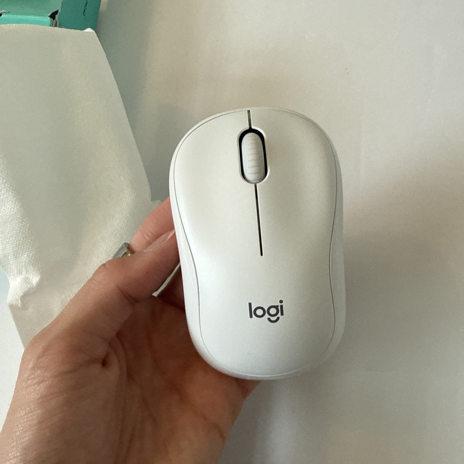 Logitech Bluetooth Wireless Mouse M240 Silent (NOB)