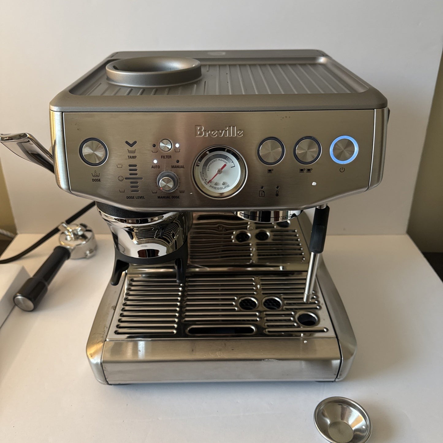 Breville Barista Express Impress Espresso Machine - BES876BSS1BNA1 Silver)Tested