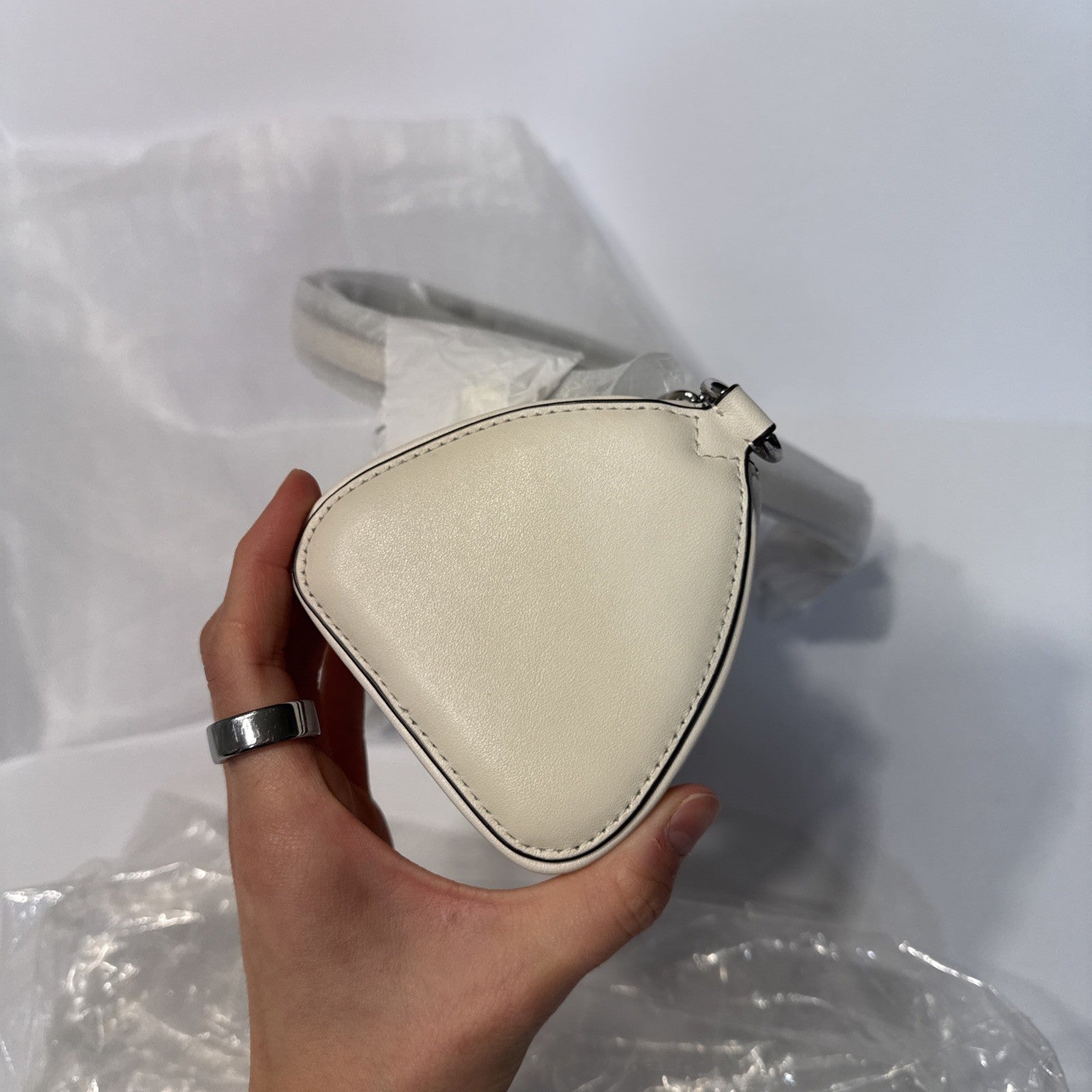 Kate Spade New York Label Smooth Leather Pochette Bag in Parchment KI726 NWT