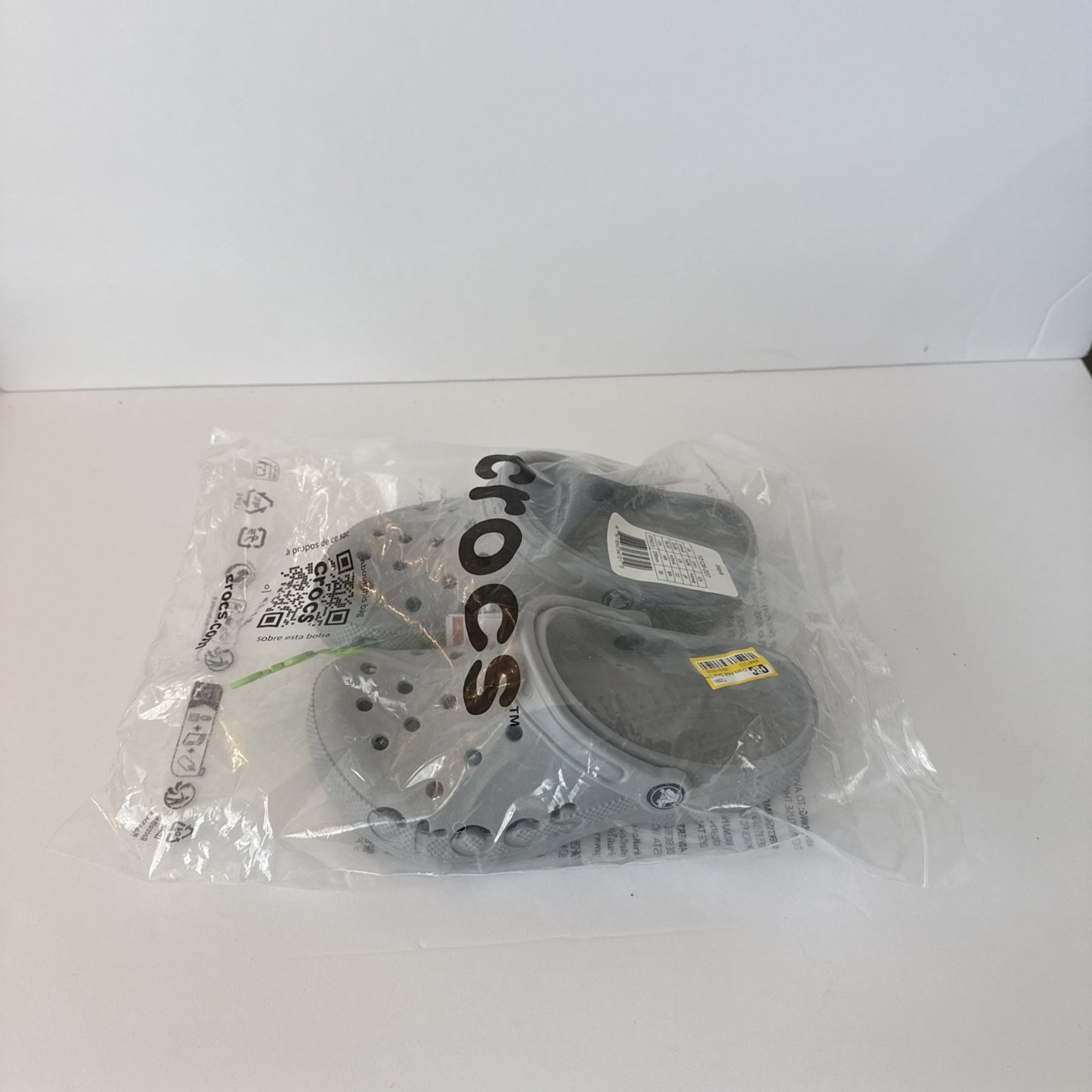 Crocs Adult Baya Clogs M4/w6 Brand new