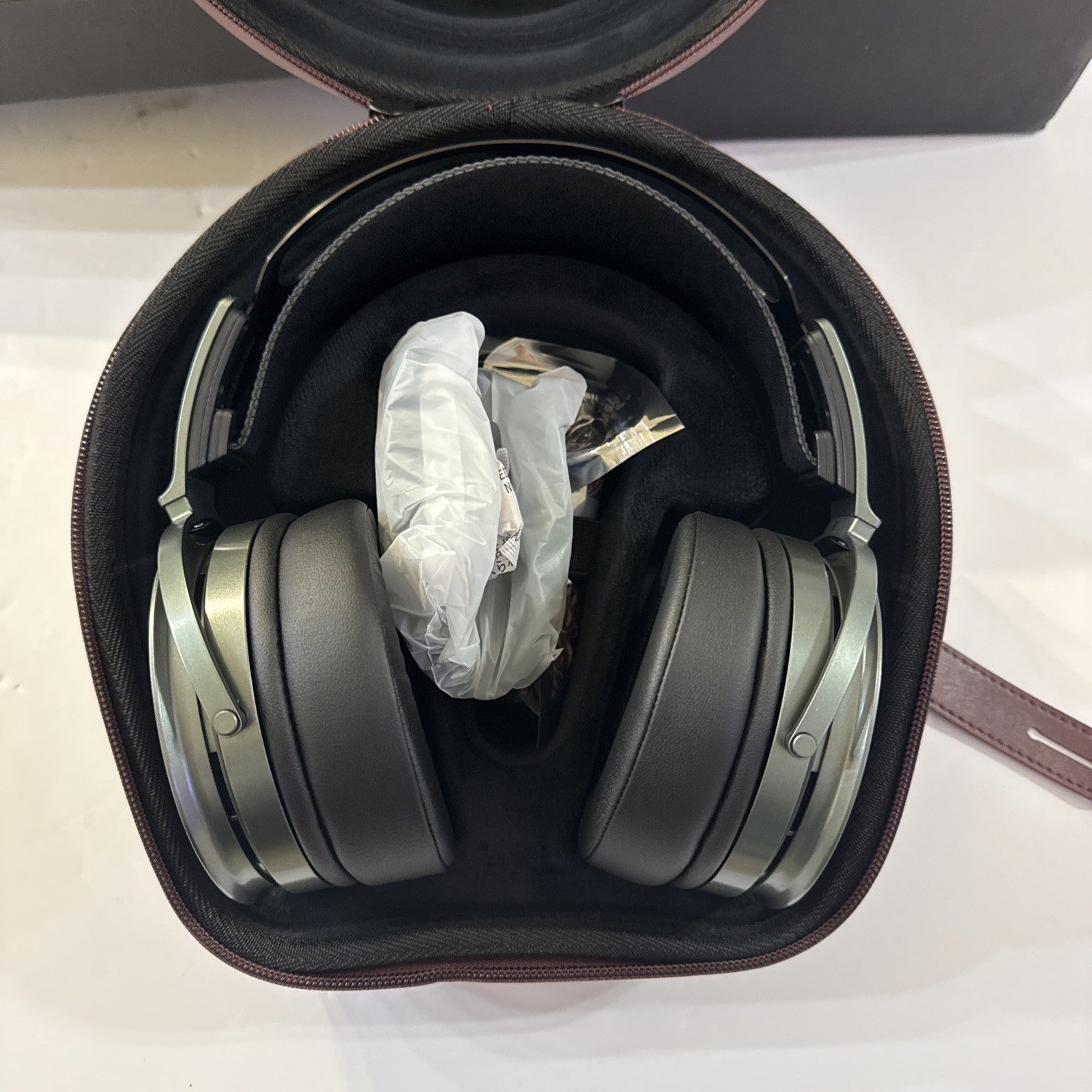 Aune SR7000 Butterfly Wired High Sound Quality HiFi Closed End Headphone