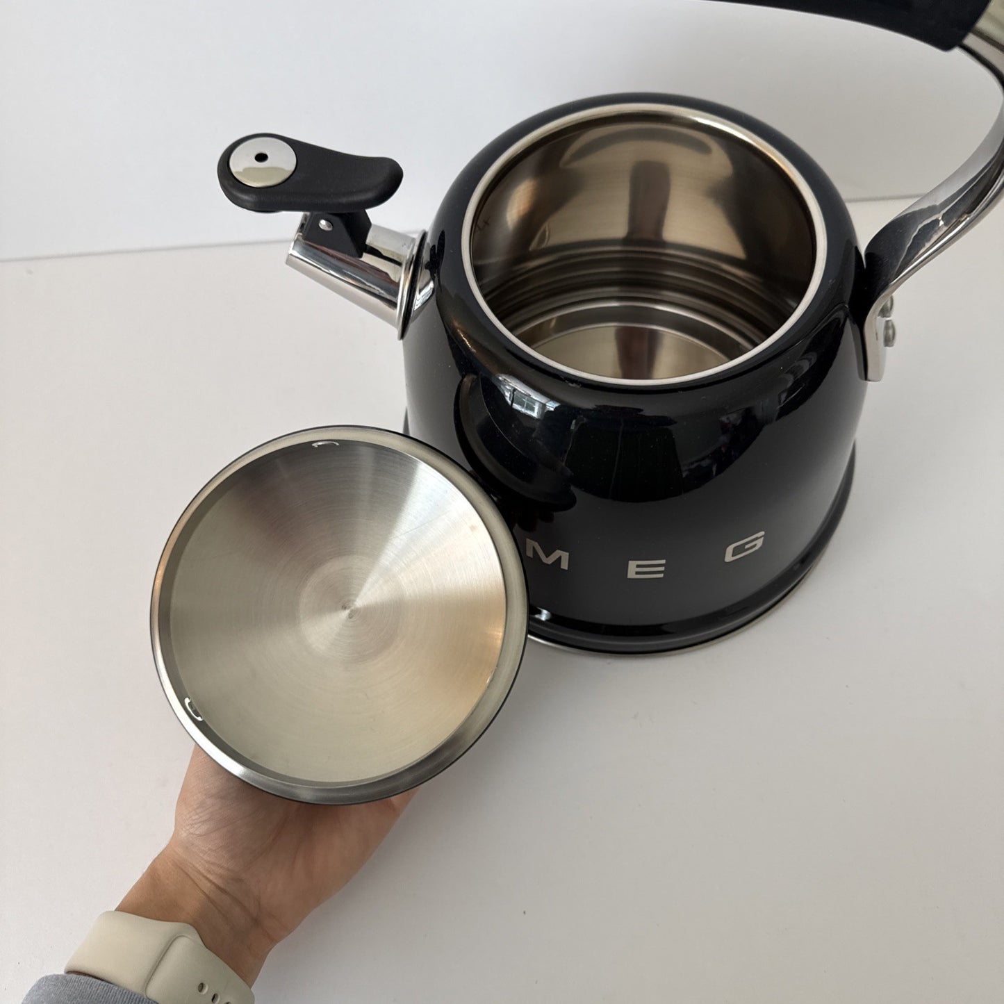 SMEG 2.3L Black Whistling Tea Kettle Stainless Steel Stovetop 50s Retro No Box