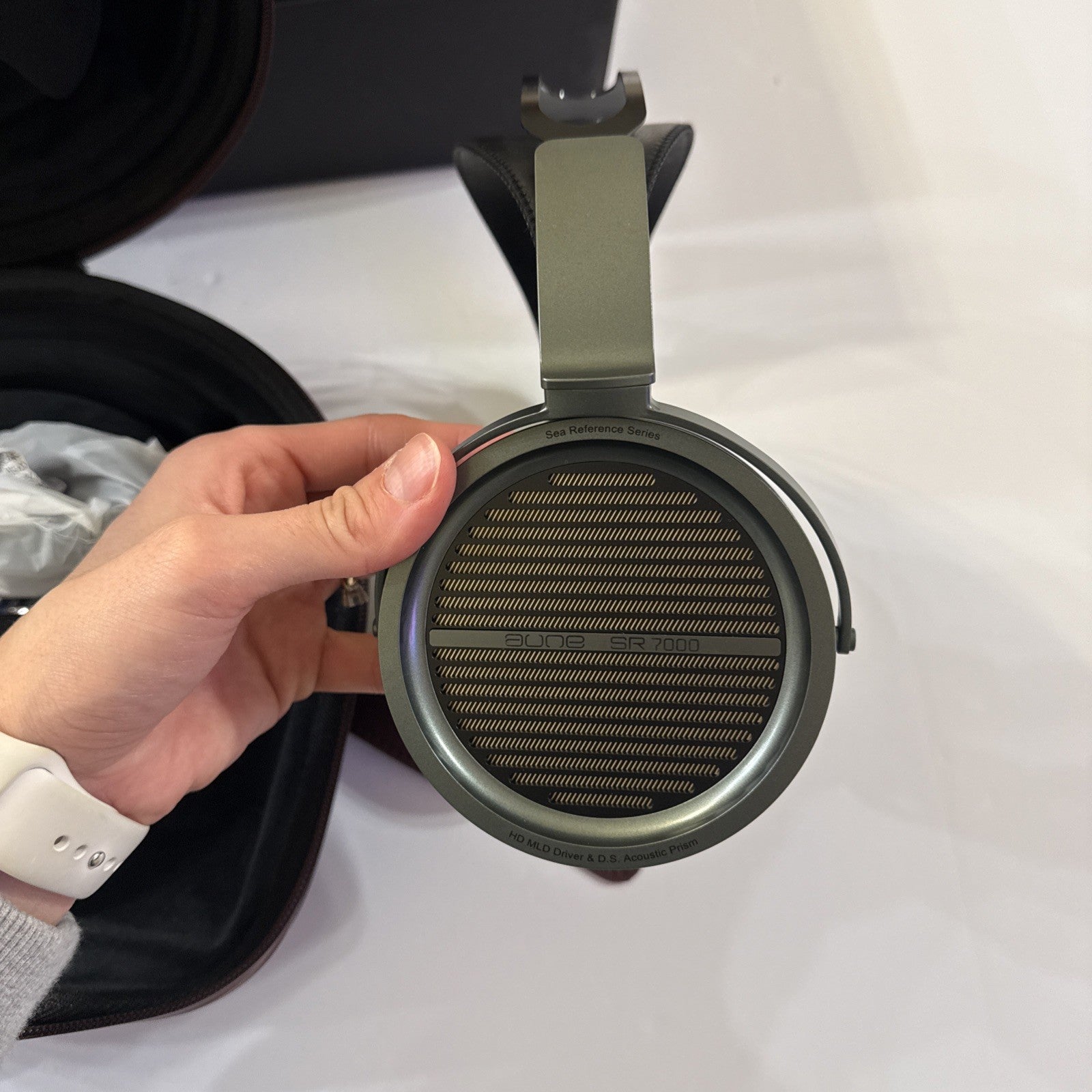 Aune SR7000 Butterfly Wired High Sound Quality HiFi Closed End Headphone