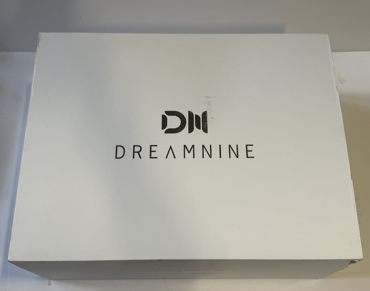 Dreamnine Ultimate Gorgeous Fur Blanket-Throw Size 50by 60 Inchies New Open Box!
