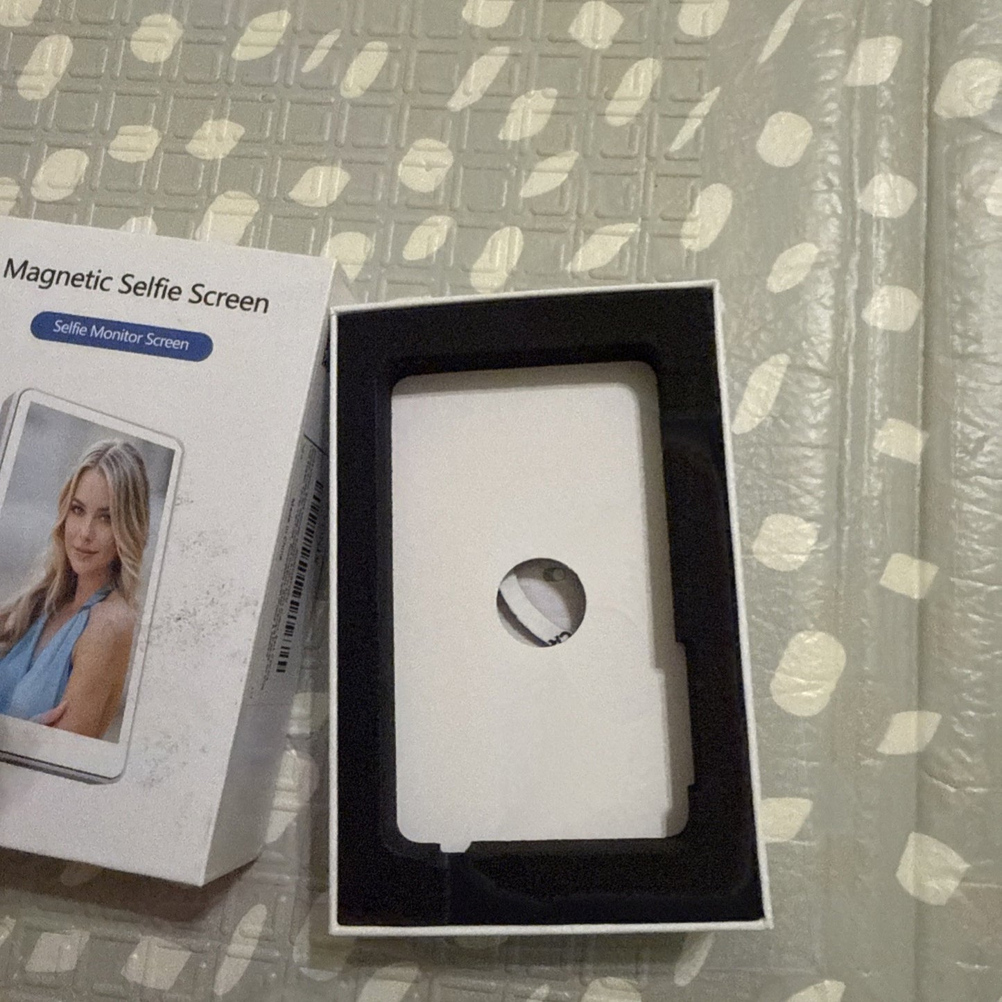 Wireless Selfie Screen for iPhone, Rear Back Camera Monitor for Selfie Vlog