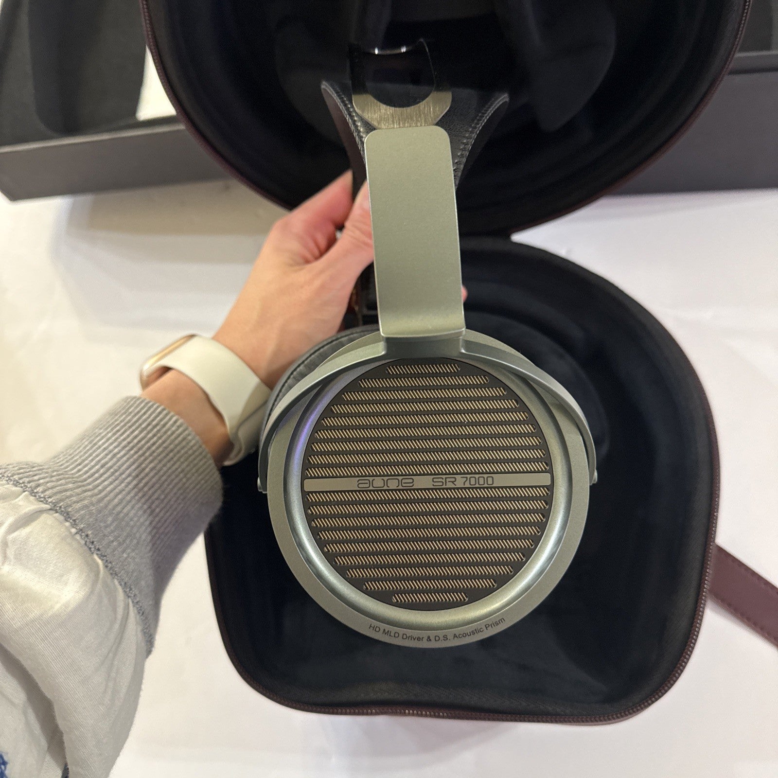Aune SR7000 Butterfly Wired High Sound Quality HiFi Closed End Headphone