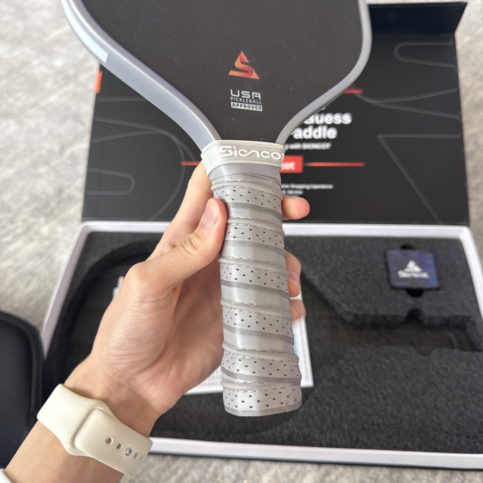 NEW OPEN BOX - DGYGQ - T700 RAW CARBON FIBER - PICKLEBALL PADDLE
