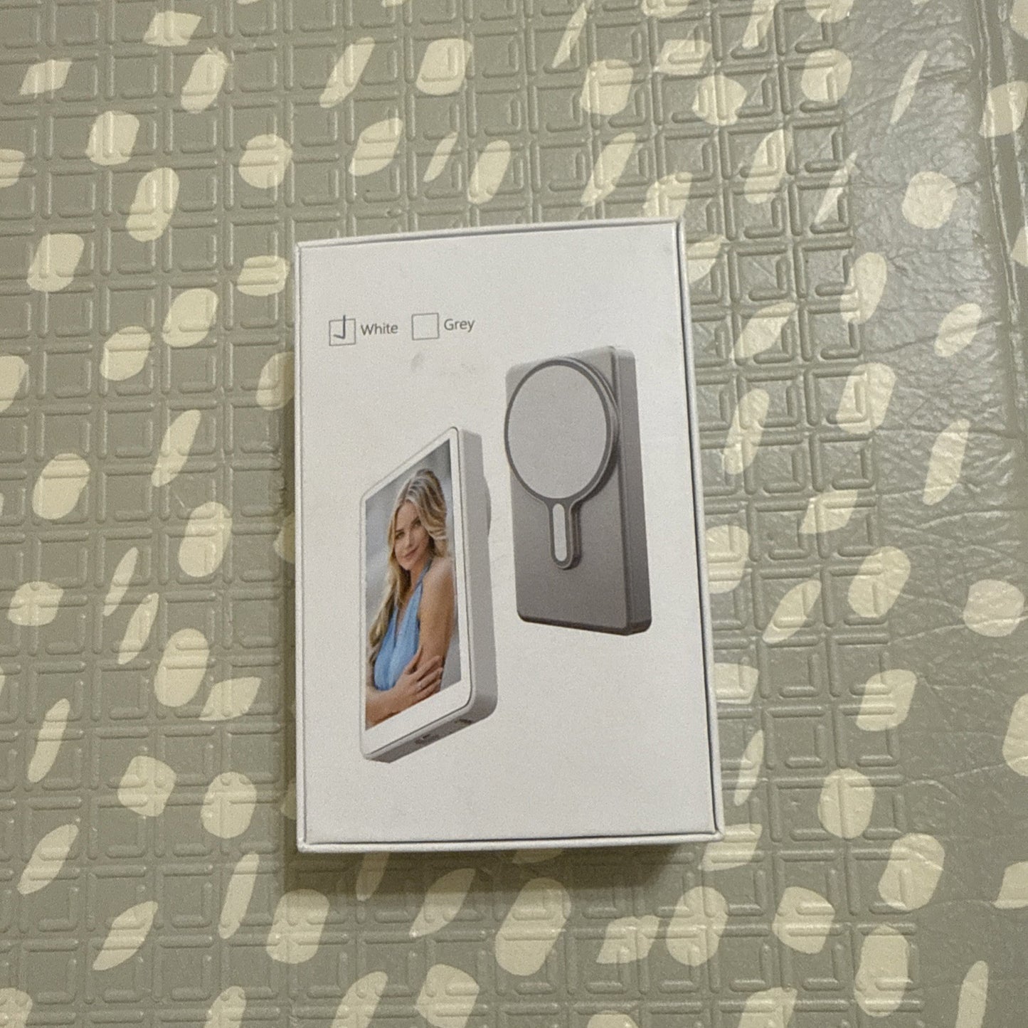 Wireless Selfie Screen for iPhone, Rear Back Camera Monitor for Selfie Vlog
