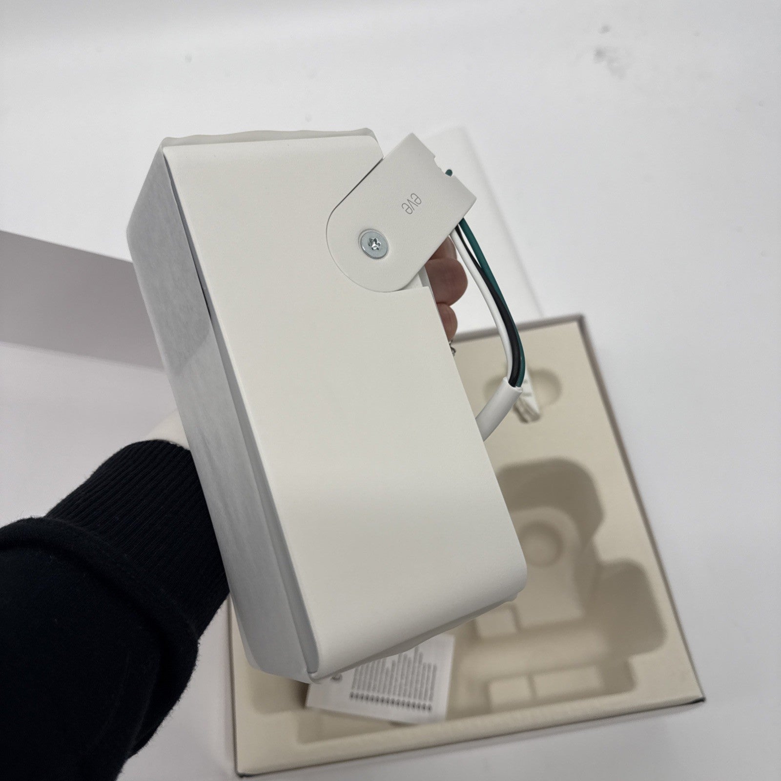 Eve Outdoor Cam White Edition Secure floodlight camera with Apple Home Kit NEW