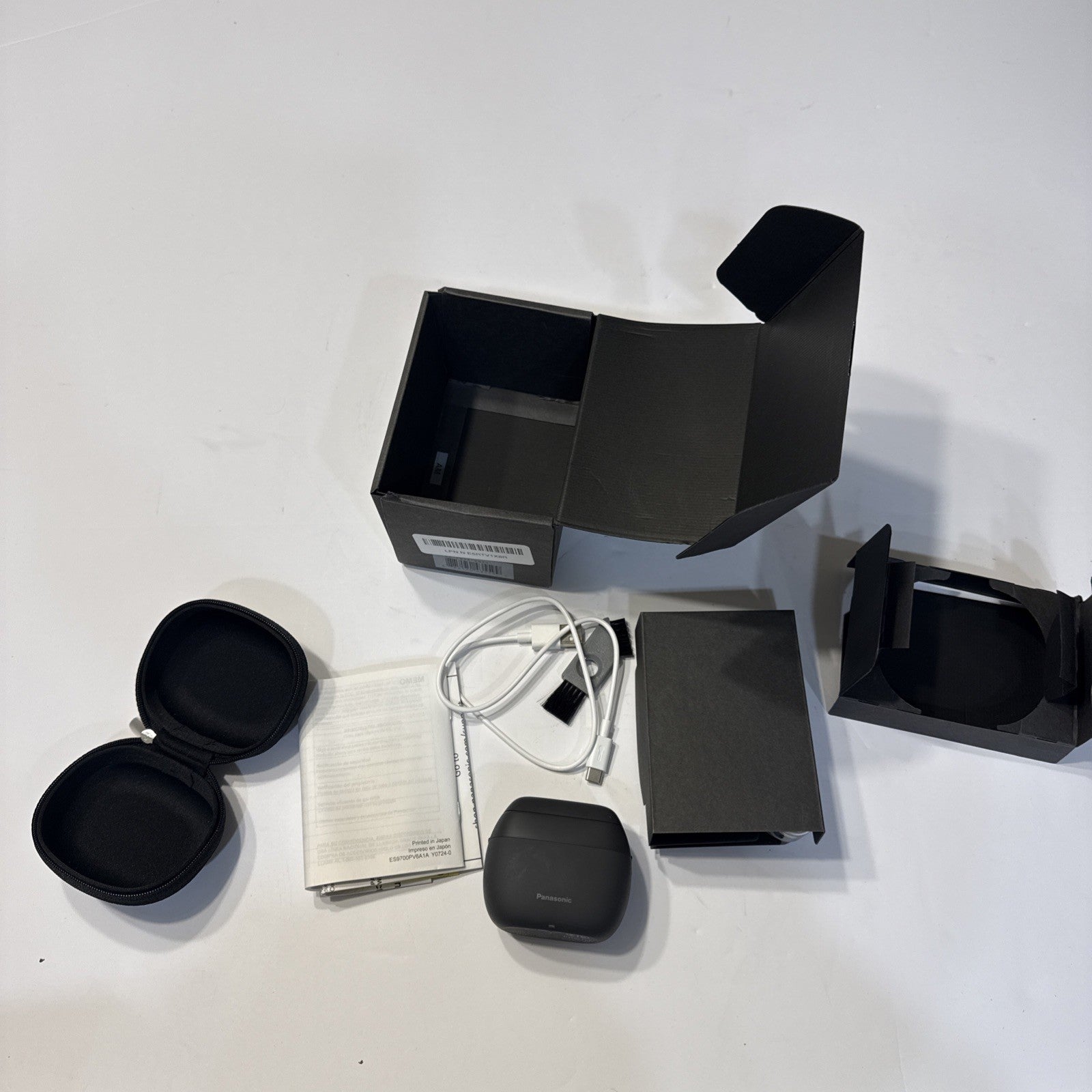 Panasonic Lamdash Palm Compact Shaver ESPV3AK  Black New Open Box