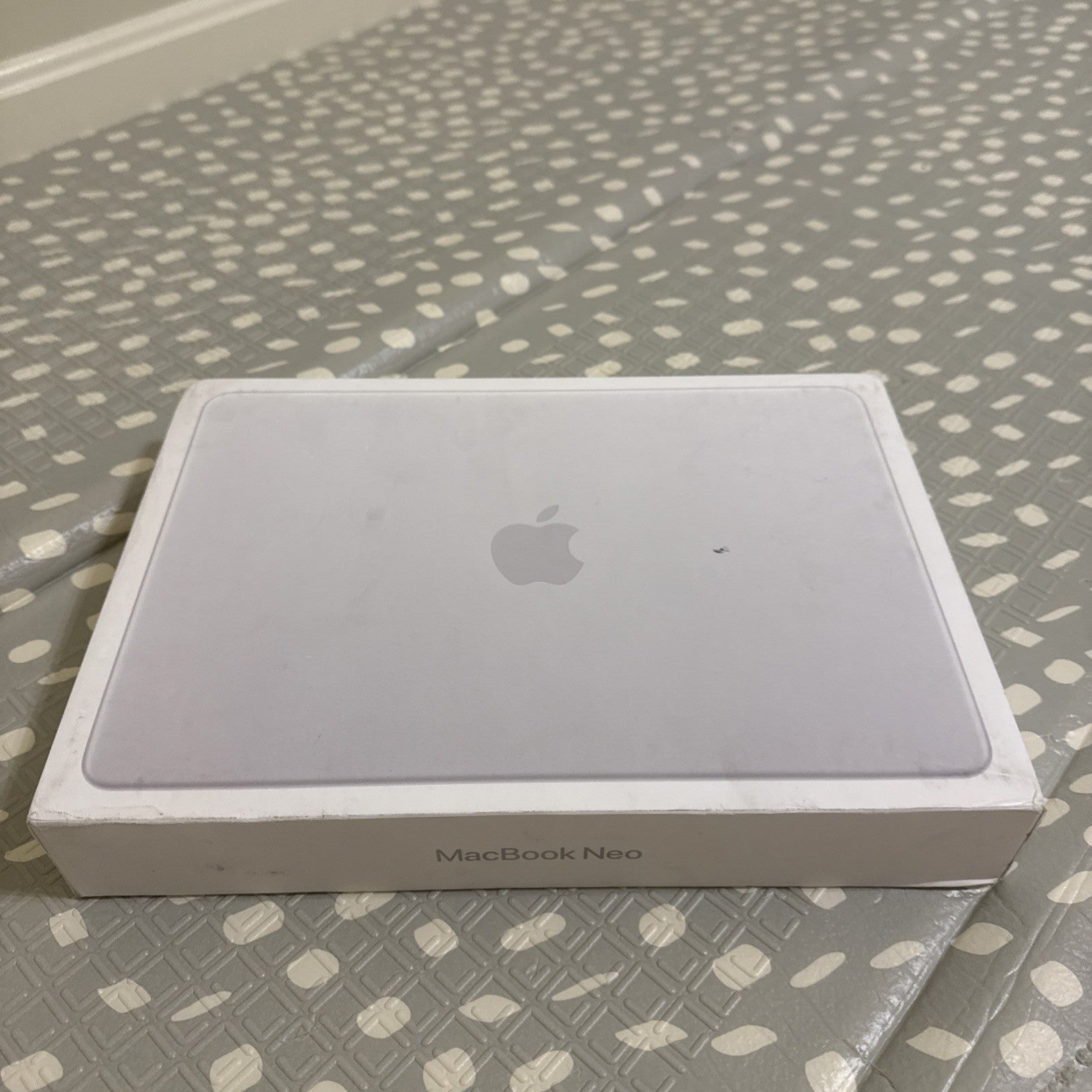 Apple Macbook Neo 13" A18 Pro chip 8GB RAM 512GB SSD 5-Core GPU Silver MHFC4LL/A
