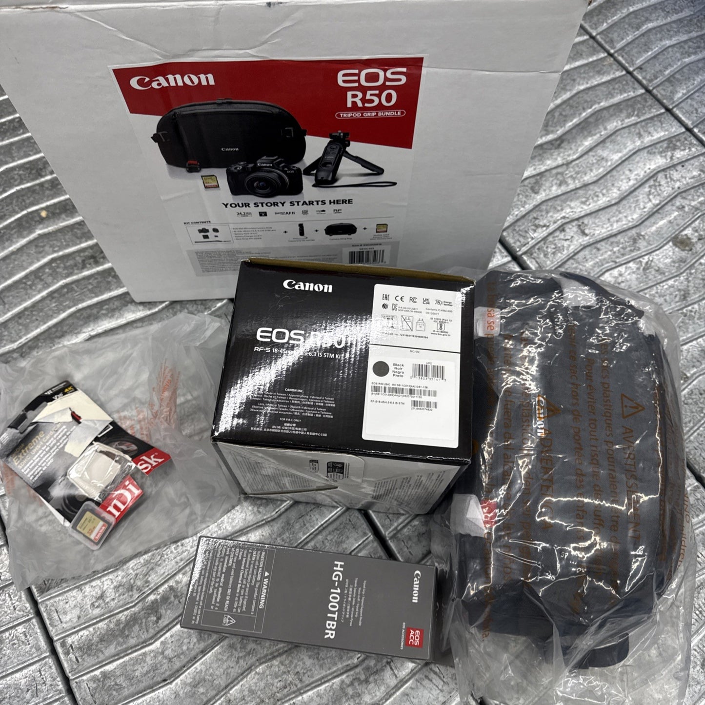Canon EOS R50 Mirrorless Camera  Tripod Grip Bundle 18-45mm Lens,32GB Card,bag++