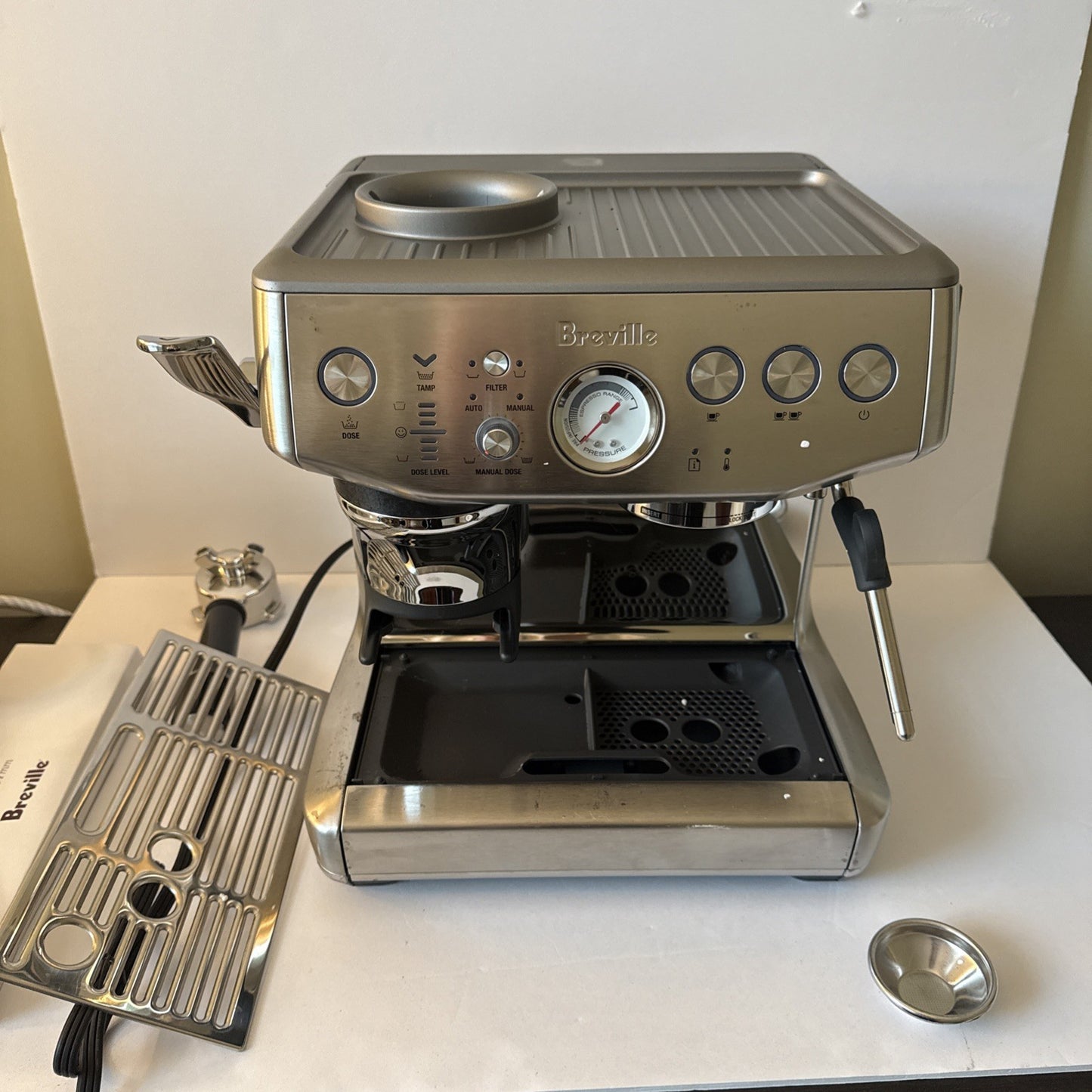 Breville Barista Express Impress Espresso Machine - BES876BSS1BNA1 Silver)Tested