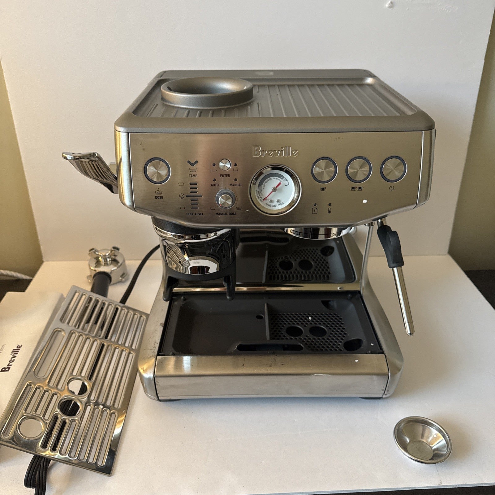 Breville Barista Express Impress Espresso Machine - BES876BSS1BNA1 Silver)Tested