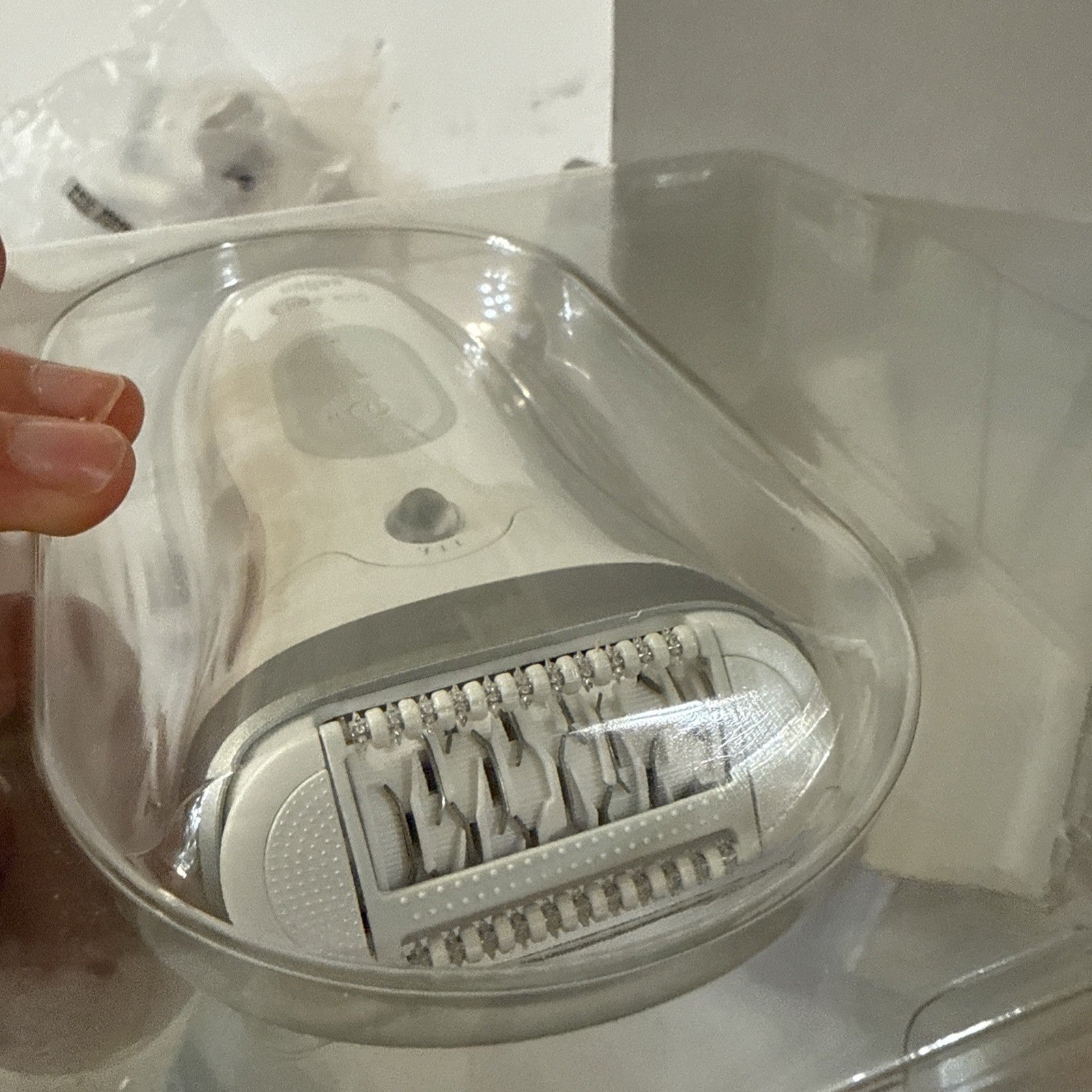 Braun Silk-epil 7 Epilator 3-in-1 Shave Trim 40 MicroGrip Tweezers