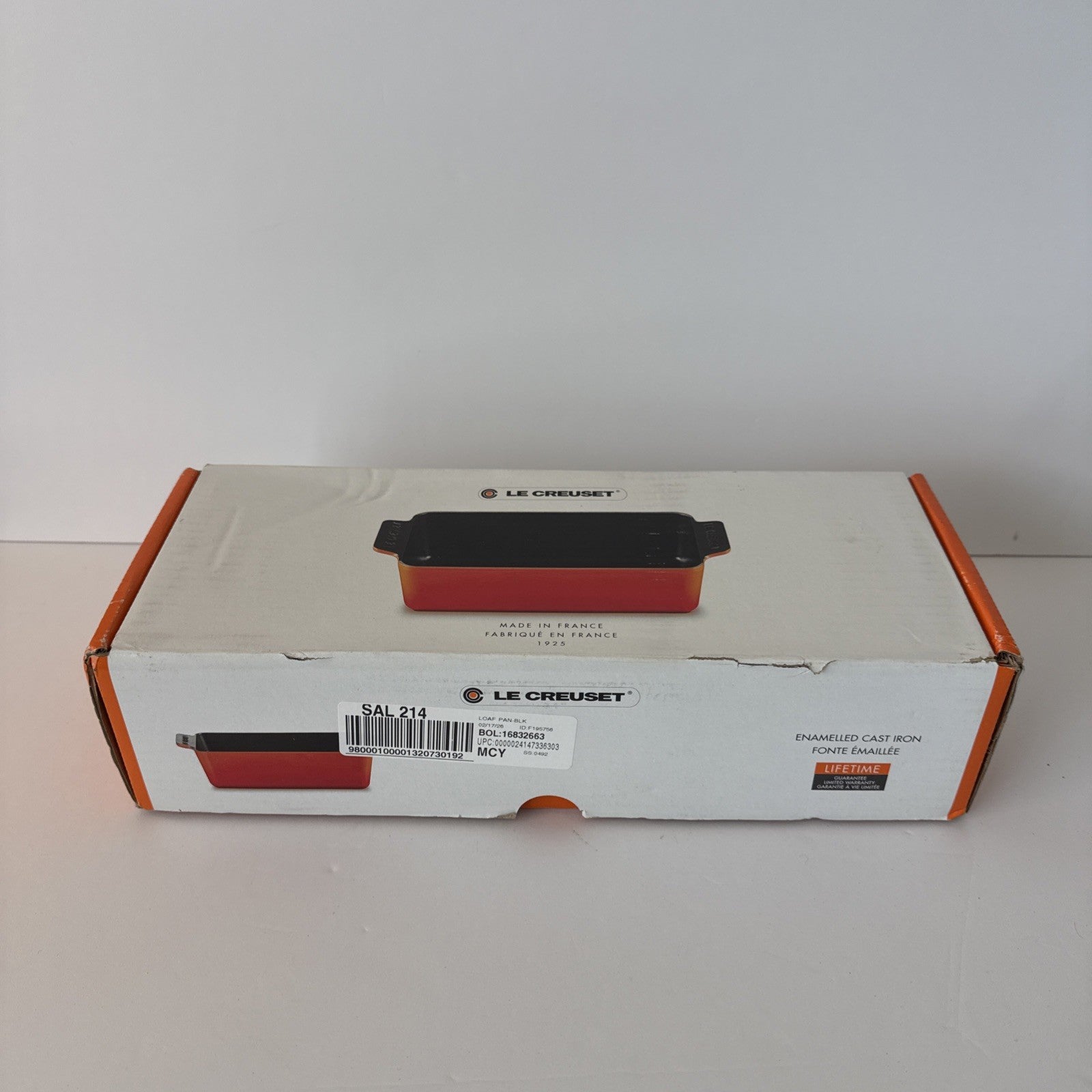 Genuine Le Creuset Loaf pan 23cm 9 inc Matte Black See Pics